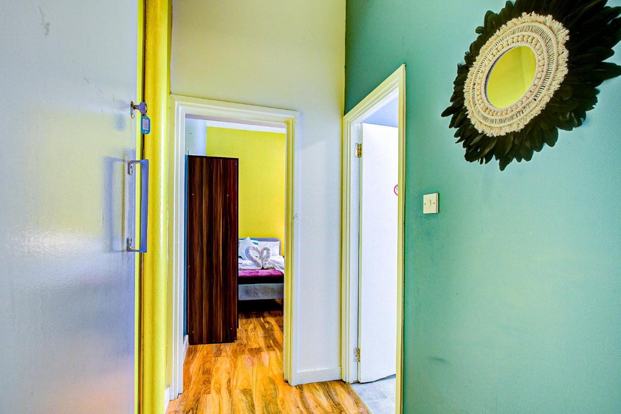 Studio With A Large Toilet And A Separate Room Budget Price Central London Exterior photo